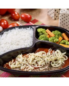 PP 04 - Bife à Pizzaiolo com Arroz Branco, Cenoura e Brócolis - 400g