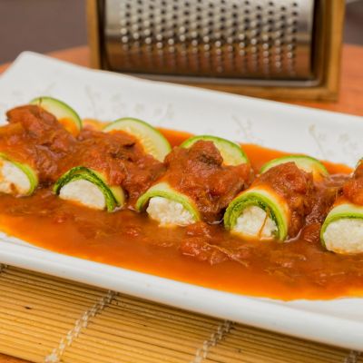 Canelone de Abobrinha com Ragu de Carne 300g - 276kcal - 24g Proteína