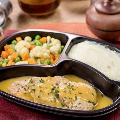 PP 11 - Fil&eacute; de Frango com Pur&ecirc; de Batatas e Legumes - 400g
