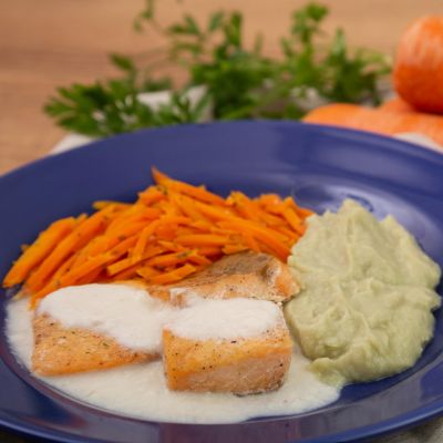 Salmão ao lemon Pepper com Purê de Batata Doce - 320g - 294kcal - 19g Proteína