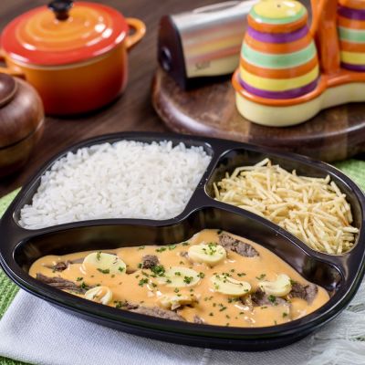 PP 05 - Strogonoff de Fil&eacute; com Arroz e Batata Palha - 400g